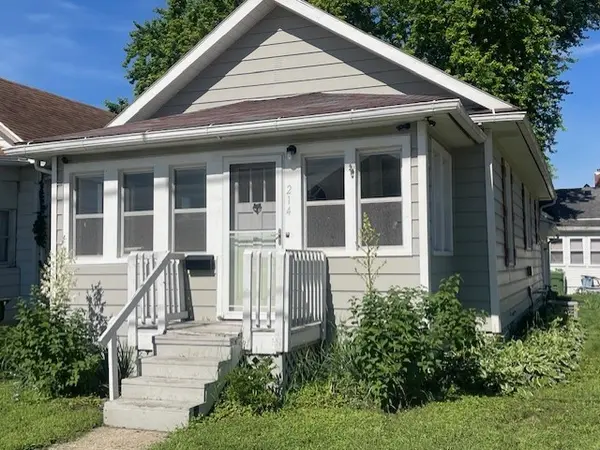 214 N 3RD ST, Clinton, IA 52732