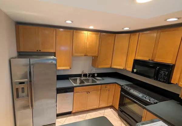 806 E Old Willow RD #214, Prospect Heights, IL 60070