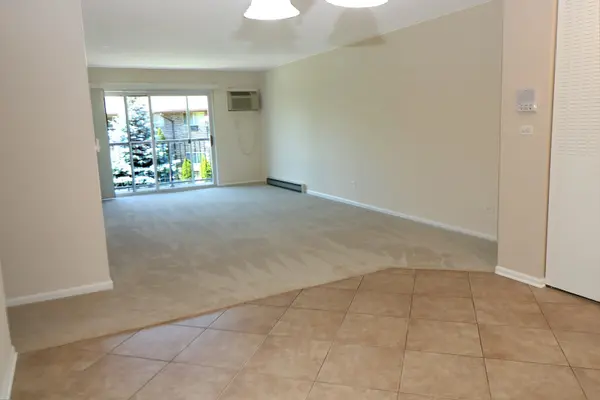 806 E Old Willow RD #214, Prospect Heights, IL 60070