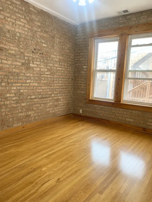 1649 W Pratt BLVD #B-1, Chicago, IL 60626