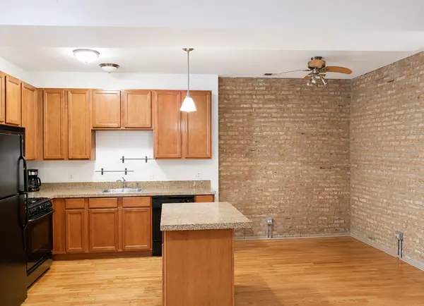 1649 W Pratt BLVD #B-1, Chicago, IL 60626