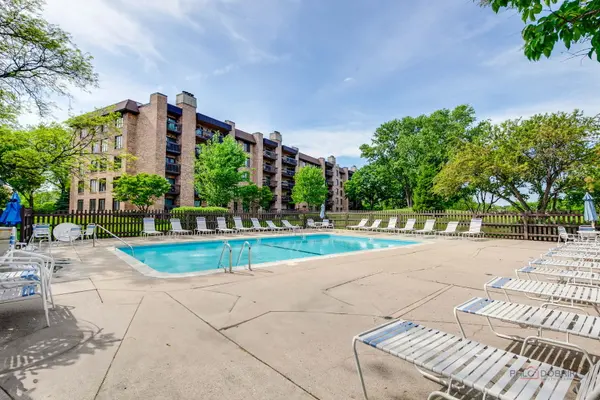 1800 Mission Hills RD #312, Northbrook, IL 60062