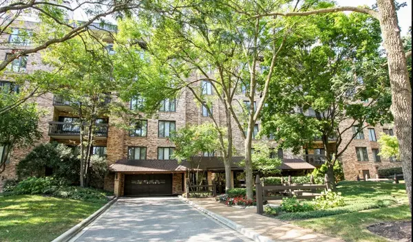 1800 Mission Hills RD #312, Northbrook, IL 60062