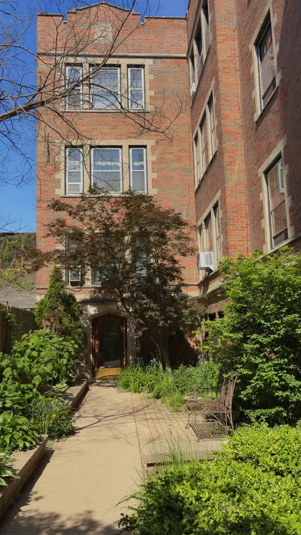 5618 S Blackstone AVE #2, Chicago, IL 60637