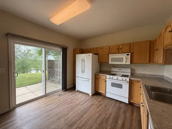 591 W Kristina LN, Round Lake, IL 60073