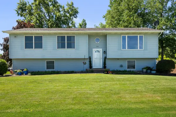 504 4th AVE W, Andalusia, IL 61232