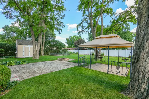 778 Woodstock LN, Bourbonnais, IL 60914