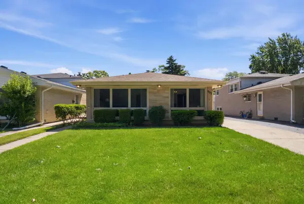 905 Long RD, Glenview, IL 60025