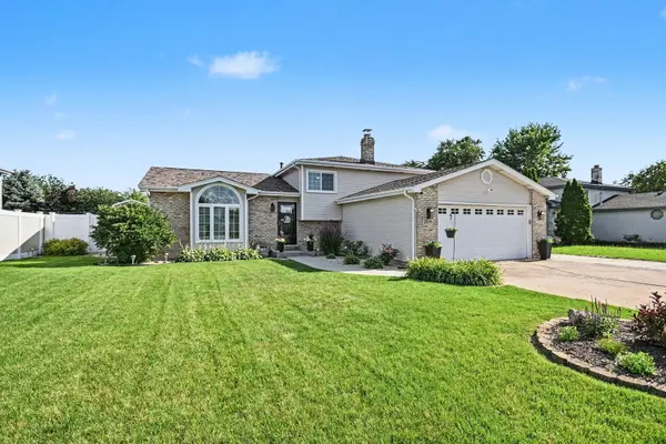2509 Waterford DR, Crest Hill, IL 60403