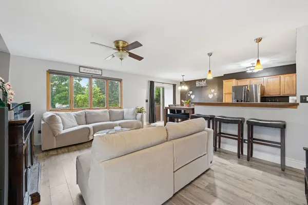 536 Princeton DR, Bolingbrook, IL 60440
