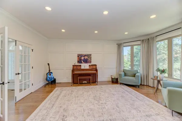 10 Founders Pointe, Bloomingdale, IL 60108