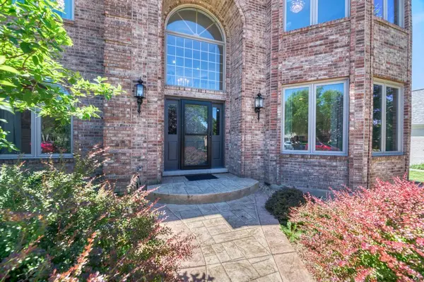 10 Founders Pointe, Bloomingdale, IL 60108