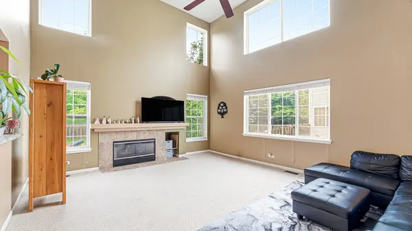 1889 LAKE BLUFF LN, Pingree Grove, IL 60140