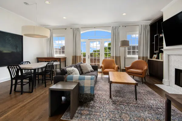 2136 W Division ST #4, Chicago, IL 60622