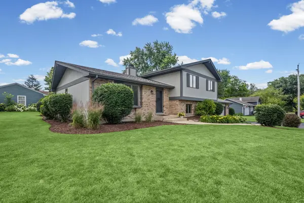 46 Ashlawn AVE, Oswego, IL 60543