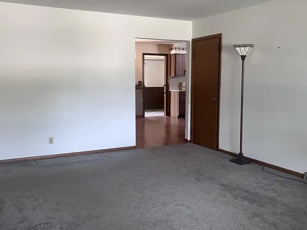 1221 Comet DR, Aurora, IL 60505