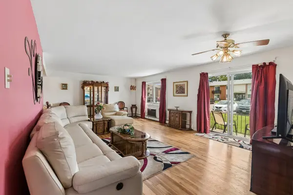 8924 Kenneth DR #101A, Des Plaines, IL 60016