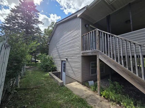 1238-1240 Thomas DR, Woodstock, IL 60098