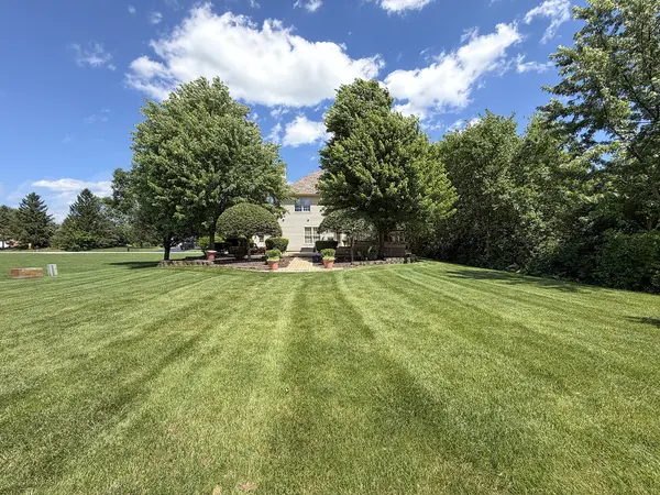 13050 Silver Fox DR, Lemont, IL 60439