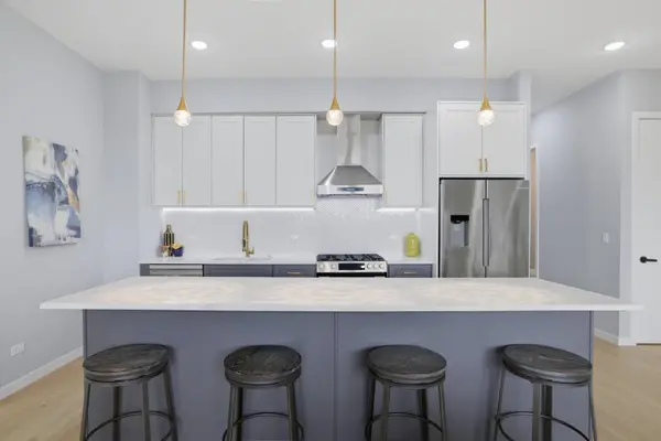 5830 N Lincoln AVE #3W, Chicago, IL 60659