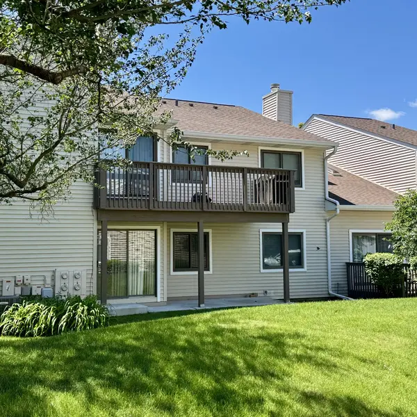 1036 N Pine Tree CIR, Buffalo Grove, IL 60089