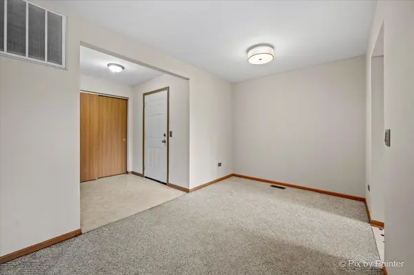 917 Golf Course RD #2, Crystal Lake, IL 60014