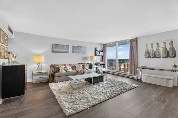 6033 N Sheridan RD #28D, Chicago, IL 60660