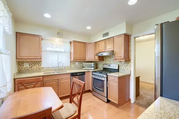 7935 Keeler AVE, Skokie, IL 60076