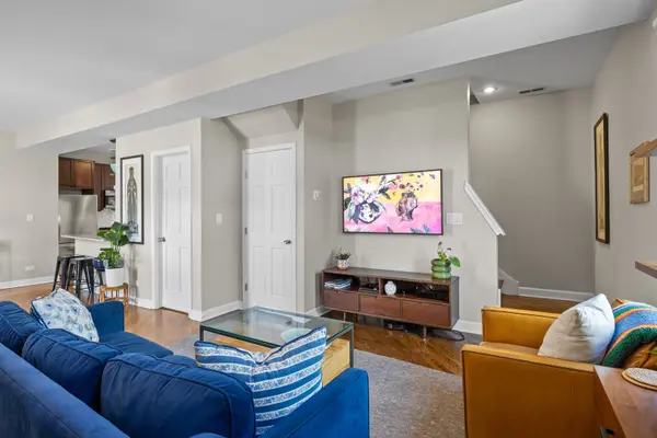1920 W Dickens AVE #3R, Chicago, IL 60614