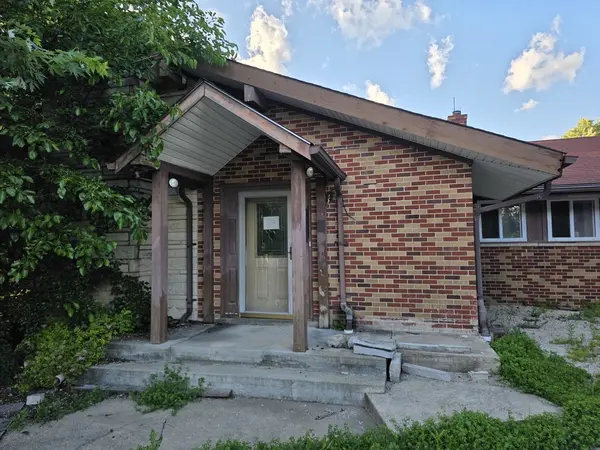 1333 Sunset DR, Schaumburg, IL 60193