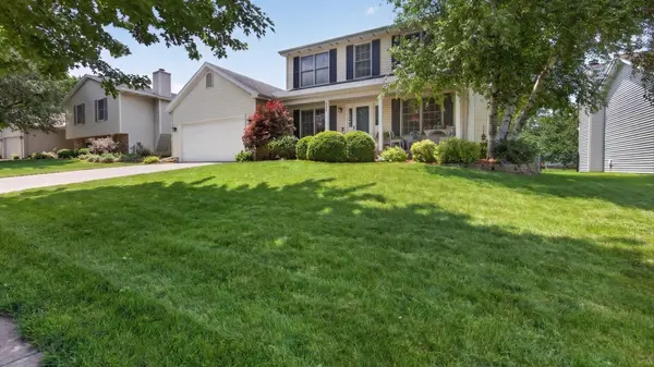 1324 Kenneth DR, Bloomington, IL 61704