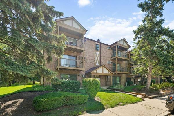 835 S Dwyer AVE #A, Arlington Heights, IL 60005
