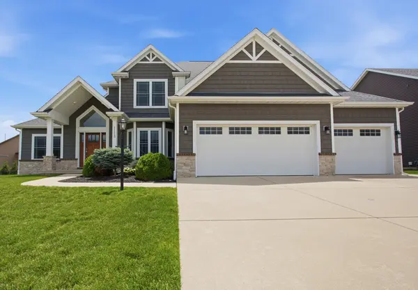 1113 Ashford CT, Mahomet, IL 61853