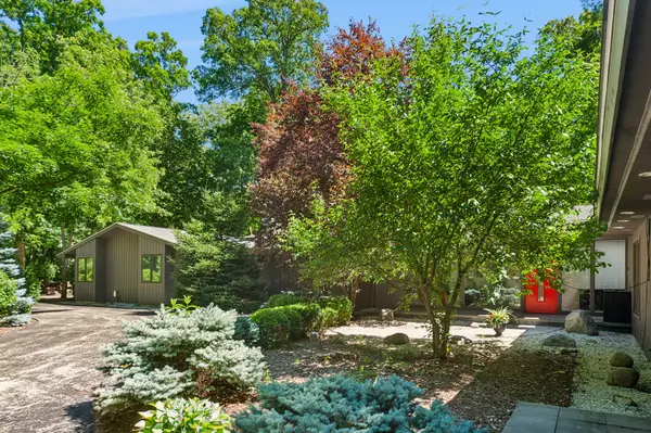 3035 Blackthorn RD, Riverwoods, IL 60015