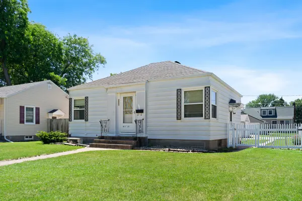2323 W Lombard ST, Davenport, IA 52804