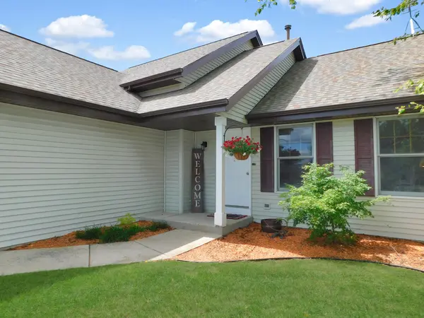 1633 Wildwind CT, Rockton, IL 61072