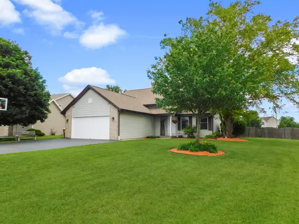 1633 Wildwind CT, Rockton, IL 61072