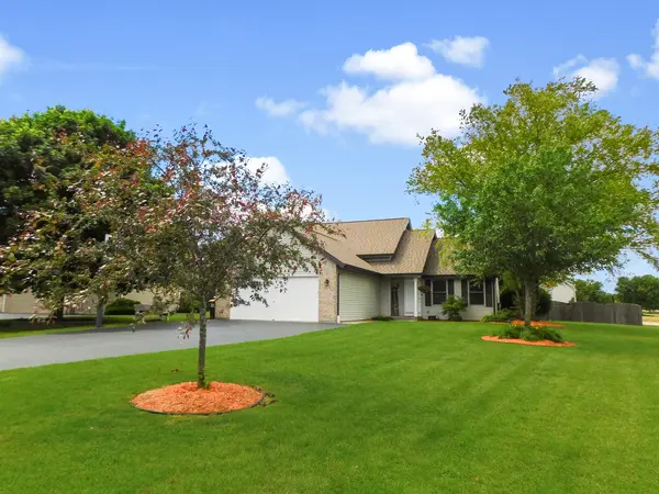 1633 Wildwind CT, Rockton, IL 61072