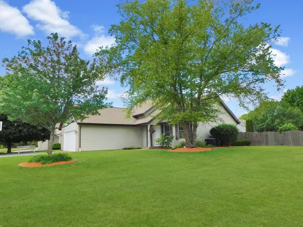 1633 Wildwind CT, Rockton, IL 61072