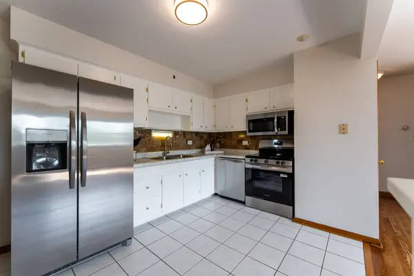 342 Beach AVE #2B, La Grange Park, IL 60526