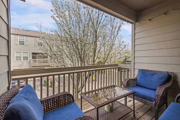 143 Bristol LN #3, Wood Dale, IL 60191