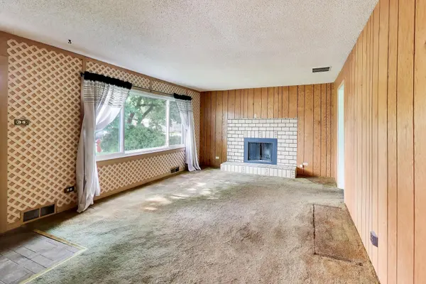 301 N Schubert ST, Palatine, IL 60067
