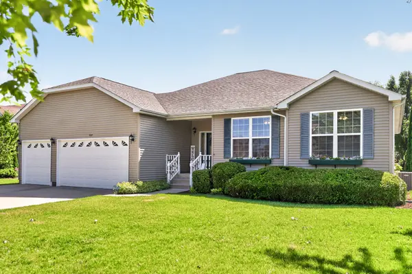 522 S Inverness ST, Maple Park, IL 60151