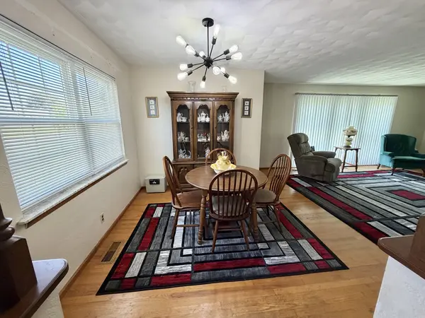 1402 Jonquil ST, Centralia, IL 62801