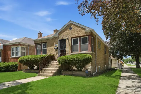 4000 Clarence AVE, Stickney, IL 60402