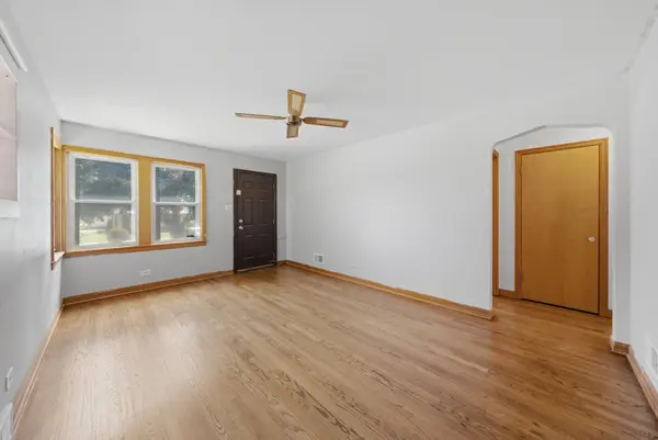 4000 Clarence AVE, Stickney, IL 60402