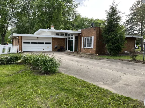 616 Seneca DR, Aurora, IL 60506