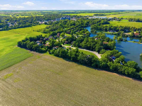 46 Lake Metonga TRL, Grant Park, IL 60940