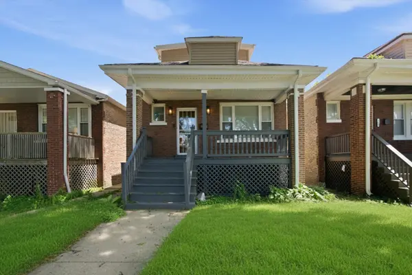 8611 S Aberdeen ST, Chicago, IL 60620