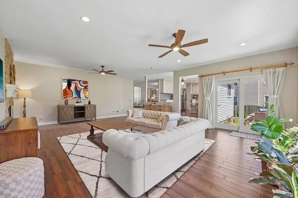 823 Warwick LN, Lake Zurich, IL 60047